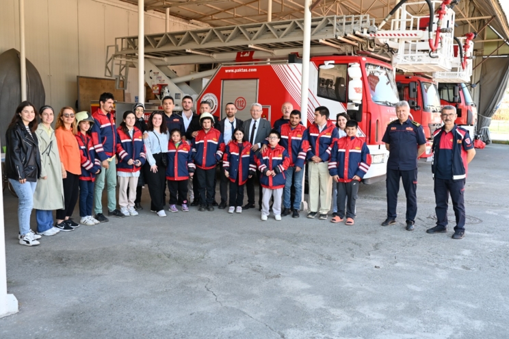 Karadeniz Ereğli’deki özel çocuklar, itfaiyeci oldu