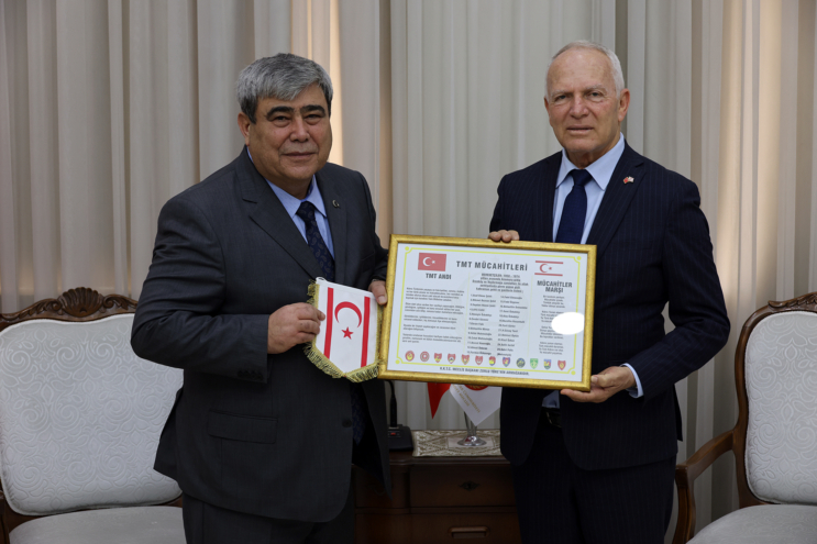 KKTC Meclis Başkanı Zorlu Töre, Emekli Tuğgeneral Ali Aydın’ı kabul etti