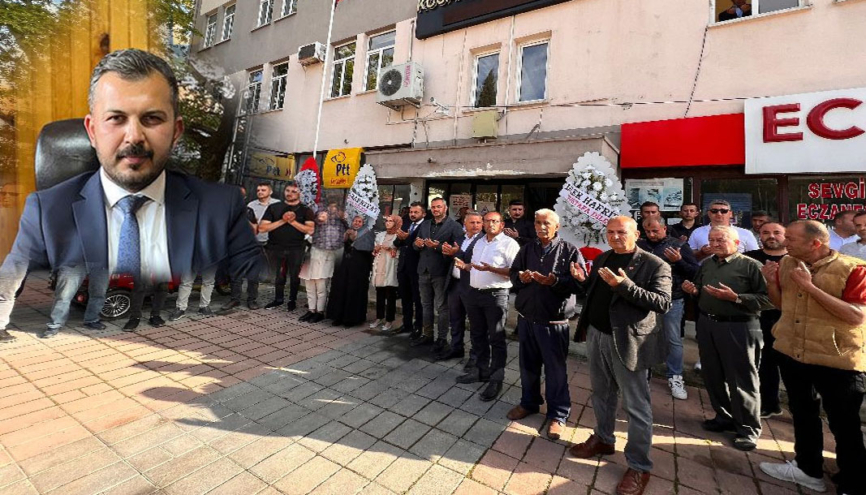 Kocaaliler’in en genç başkanı İlyas Delen, görevi teslim aldı