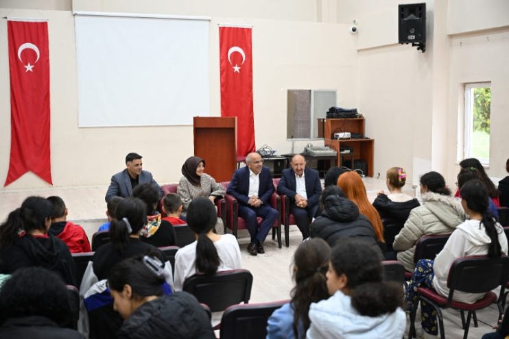 Malatya Büyükşehir Belediye Başkanı Sami Er, Çocukların Bayram Sevincine Ortak Oldu