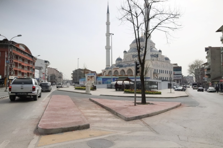 Paşa Cami önünde kavşak düzenlemesi