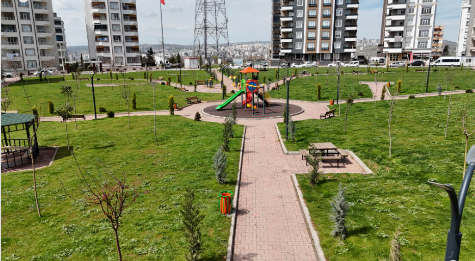 KARAKÖPRÜ YENİ PARKLARLA GÜZELLEŞİYOR