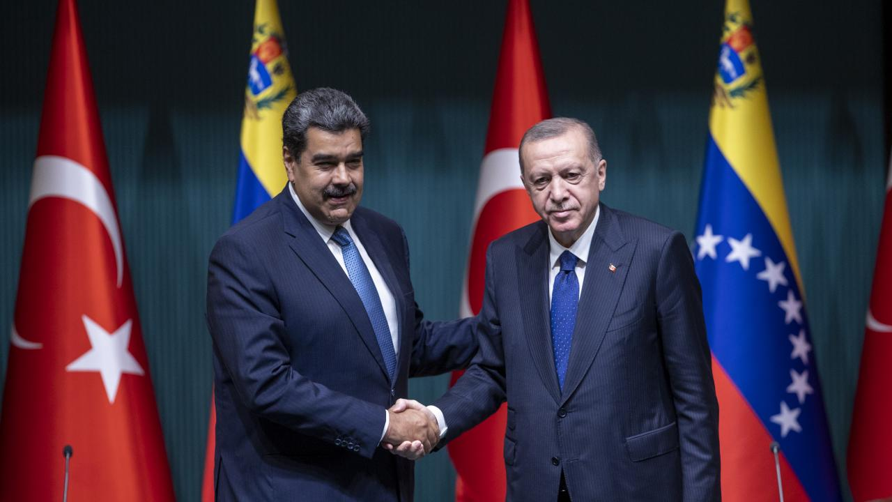 Cumhurbaşkanı Erdoğan, Venezuela Cumhurbaşkanı Maduro ile telefonda görüştü