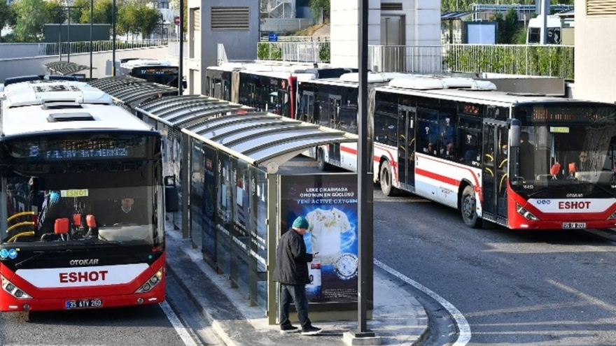 İzmir’de toplu taşıma ücretlerine yüzde 17 zam